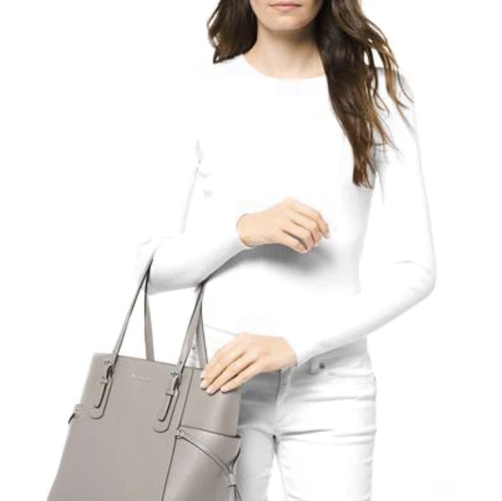 Michael Kors Voyager East West Crossgrain Leather Tote - Picture 3 of 11